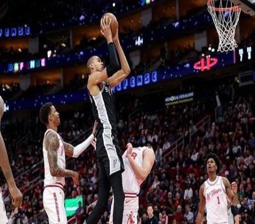 文班28+16+3+2+5馬刺客場逆轉火箭