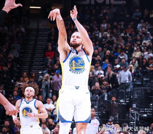 勇士大勝！庫里27+2創紀錄，馬卡18+3格林6中0，勇士8人得分上雙