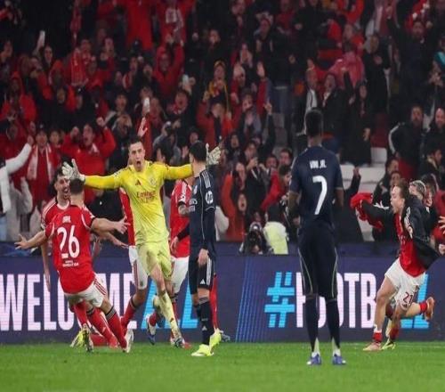 歐冠神劇情！穆里尼奧指揮門將壓哨頭球破門，本菲卡4比2戰(zhàn)勝皇馬挺進附加賽，皇馬排名第9無緣直通淘汰賽