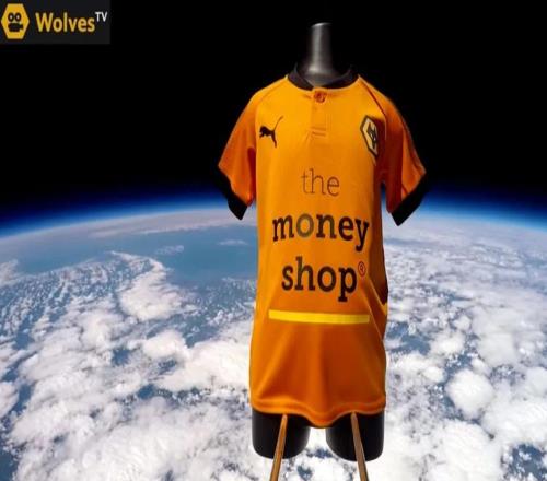 關(guān)注一場失敗的球衣飛天秀，“死侍”的足球營銷失靈