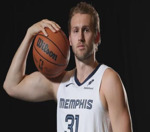 中國中鋒學(xué)約基奇純屬異想天開，真想打NBA還得學(xué)蘭代爾