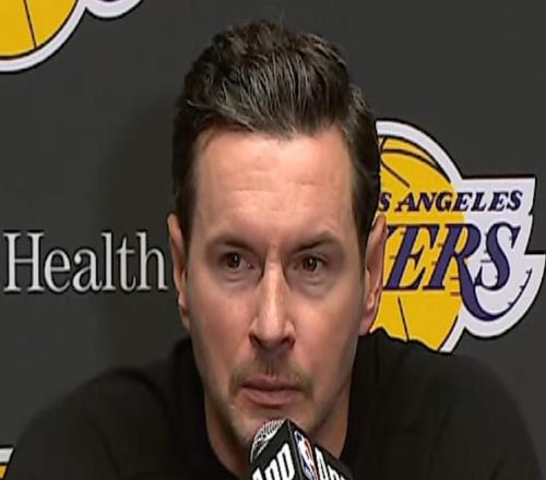 雷迪克：詹姆斯回到家鄉(xiāng)肯定會(huì)有情緒波動(dòng)這里的地板有安全隱患