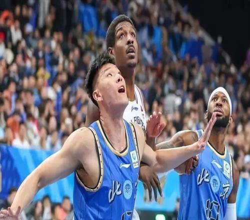 0分！北京慘敗天津，頂薪先生迷失賽場(chǎng)，許利民卻發(fā)現(xiàn)了意外之喜