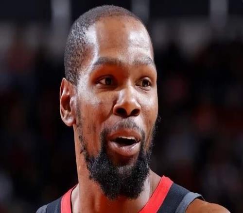 三分5中3！狂抢7个进攻篮板，火箭310万底薪赚麻了，奥科吉创新高