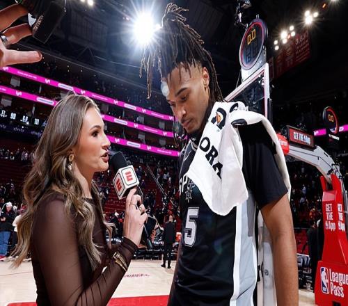 不上頭就是好球員！馬刺后場(chǎng)新星的個(gè)人能力絕對(duì)是相當(dāng)不錯(cuò)的