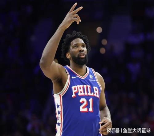 險勝！馬克西40+8完成絕殺，恩比德37+8立大功，湖人舊將27+4盡力