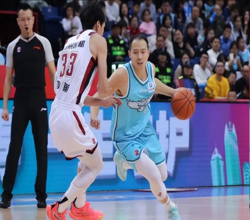 拿600萬(wàn)，登場(chǎng)23分鐘僅4分+2罰不中！球迷：拿到頂薪，立馬變混子