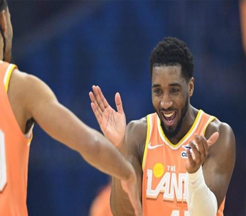 騎士隊(duì)的泰森在宣布克利夫蘭現(xiàn)在是米切爾的城市后，向詹姆斯道歉