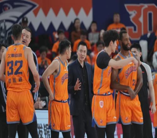 CBA常規賽第21輪，上海久事10192戰勝深圳馬可波羅