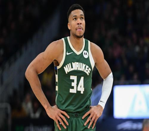 勇士消息：8換2方案曝光，勇管致歉庫里，戰(zhàn)活塞出場更新