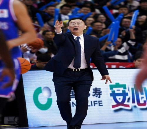 狂轟111，北控最后2分鐘翻盤(pán)！張慶鵬振臂高呼，廖三寧10+6立功