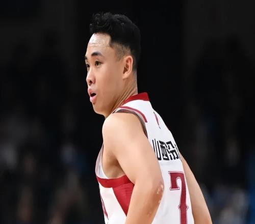 CBA五顶薪球员身价暴跌！数据差+战绩差，范子铭无力吐槽！