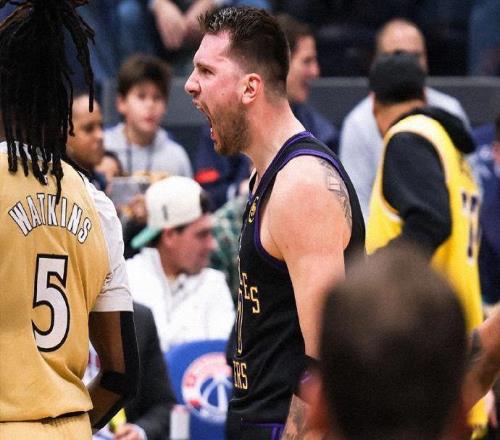 東契奇37分三雙狂創(chuàng)7紀(jì)錄：歷史最快+湖人最快超字母哥聯(lián)盟第一