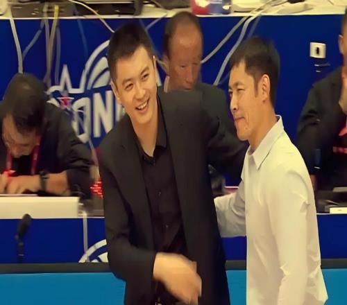 張慶鵬雖已率隊取得3連勝！但球迷仍希望楊鳴執(zhí)教,彼此確實有接觸