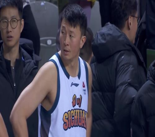 大打出手！4次奪權(quán)恐遭CBA重罰，球迷吵作一團(tuán)：落后方憑啥不能投