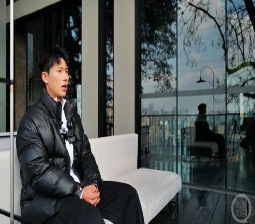 對(duì)話當(dāng)事人向余望：雖然我們和足球強(qiáng)國(guó)有差距，但差距看得見(jiàn)摸得著