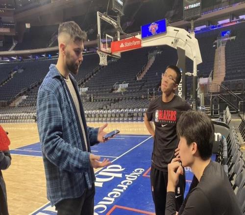 楊瀚森：阿夫迪亞一直在盡力幫助我，他是一位很棒的隊(duì)友