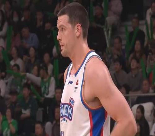 漂亮！遼籃強(qiáng)勢逆轉(zhuǎn)魚腩，惹不起的第三節(jié)回來了，狀元郎獨砍22分