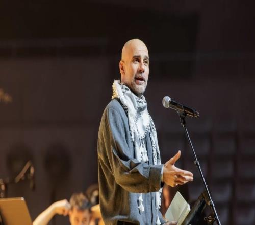 瓜帅回到巴塞罗那出席慈善活动，因此缺席对热刺的赛前发布会