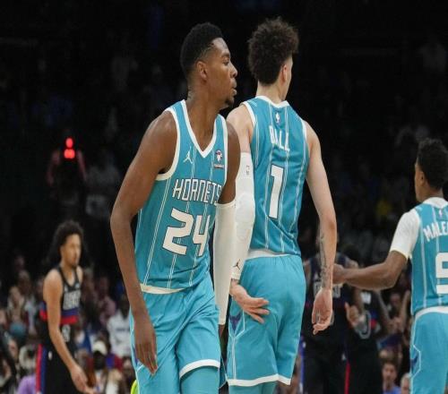 別只顧著文班亞馬了！同屆的榜眼，如今場(chǎng)均20+4+3，他值得被關(guān)注