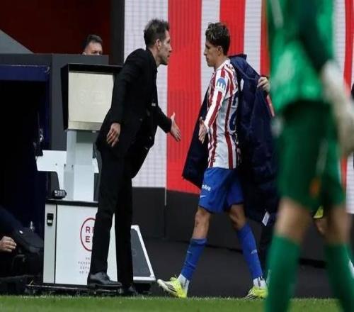 馬卡：格子和小西蒙尼缺席，西蒙尼將帶領(lǐng)18名球員挑戰(zhàn)萊萬特