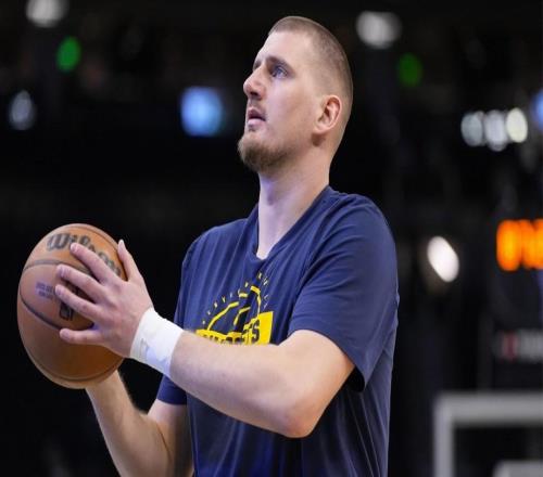 好消息，掘金隊(duì)約基奇?zhèn)鷱?fù)出，有望在缺席16場比賽后對陣快船隊(duì)