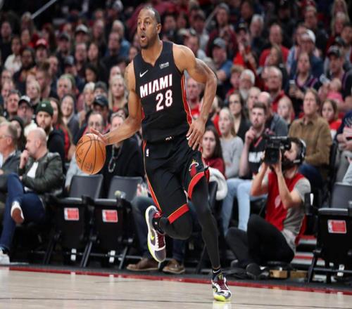 NBA人物志他是庫里的老大哥，生涯末年4冠+1個FMVP