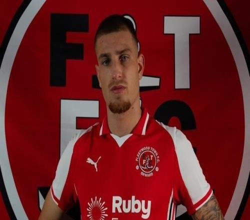 官方：曼聯(lián)后衛(wèi)里斯本內(nèi)特永久轉(zhuǎn)會加盟英乙弗利特伍德