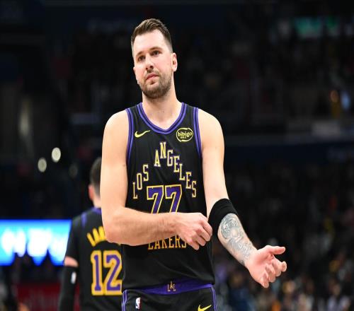 不包夾東契奇啥后果，奇才給出答案，布朗尼子承父業(yè)暴扣點(diǎn)燃客場