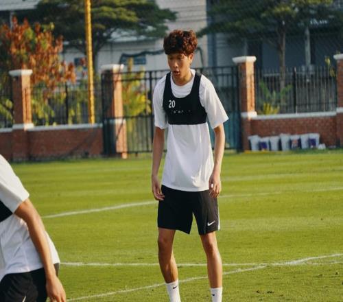 銅梁龍老弱病殘！囤一堆小將僅韋所為來之即戰(zhàn)，簽36歲中衛(wèi)埋隱患