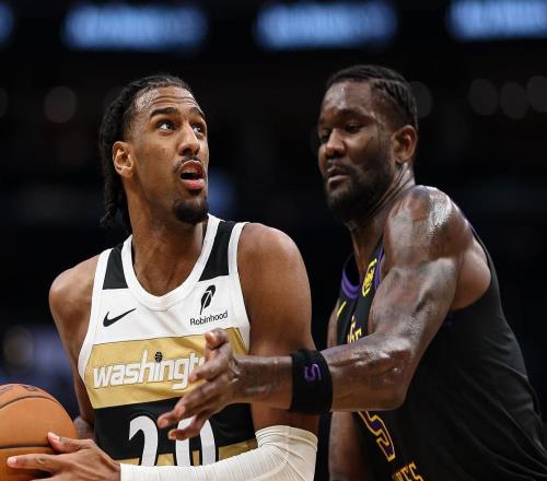 10勝0負(fù)不敗定律上線！湖人2米13狀元復(fù)蘇：轟28+13化身東皇絕配