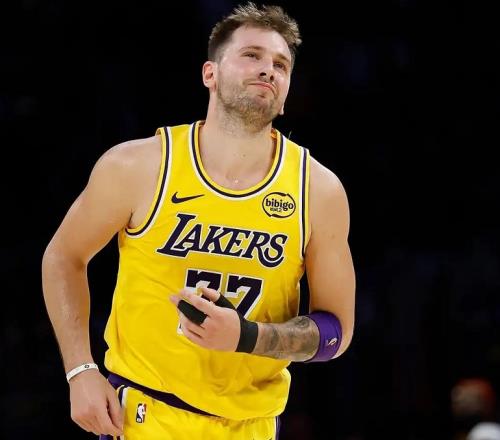 45分+46分+49分！聯(lián)盟第1！全明星票王刷爆NBA紀(jì)錄，MVP有懸念了