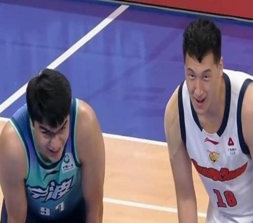 CBA慘烈一戰(zhàn)！王少杰焦泊喬領(lǐng)銜5犯離場(chǎng)雙方爆發(fā)53犯規(guī)76罰球