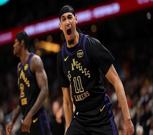 與東契奇的配合確實相當(dāng)默契，但湖人替補中鋒也確實是能力有限