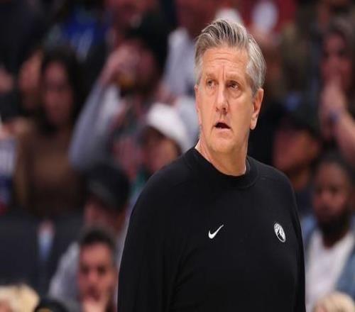 愛德華茲：芬奇教練并不滿意中場(chǎng)休息和賽后都對(duì)球隊(duì)進(jìn)行了訓(xùn)話