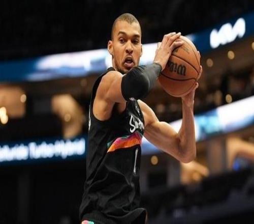 米奇：文班愿意為了贏球傾其所有外界對他的期待已經(jīng)近乎苛刻