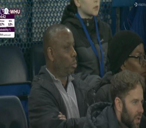 兒子帶隊(duì)對(duì)陣自己的前東家，老羅塞尼爾現(xiàn)場(chǎng)看切爾西vs西漢姆