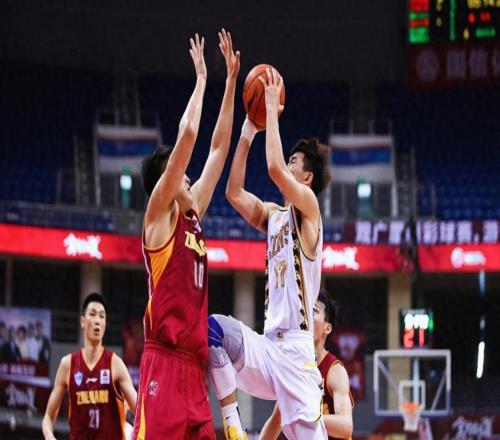 600萬(wàn)頂薪國(guó)手全場(chǎng)10中0僅2分，球迷：別霍霍國(guó)家隊(duì)了