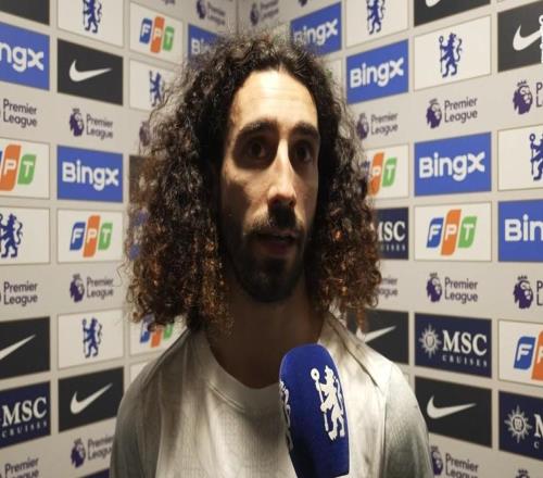 庫庫：之前很多隊(duì)友都取笑我，因?yàn)槲冶举惣具€沒進(jìn)過球