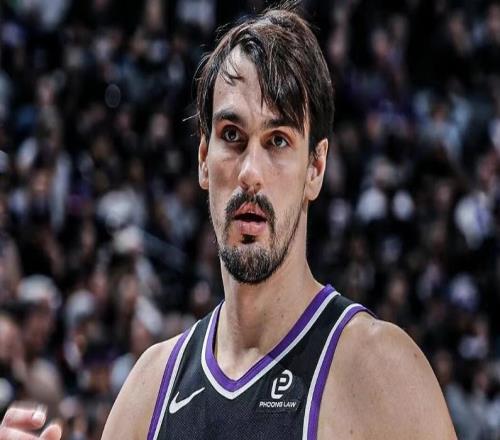 终于有人动了！三队大交易！市场第一声枪响！