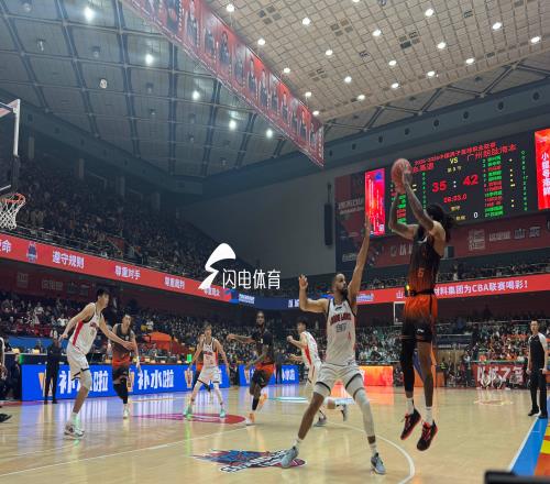 珀塞尔狂砍23分,山东高速男篮8380战胜广州