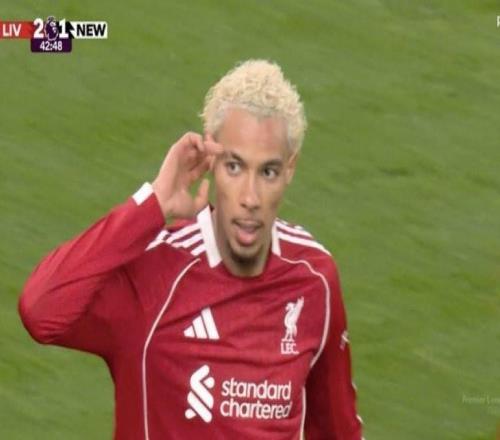 自迪亞斯以來，?；倏耸鞘孜簧习雸雒烽_二度的利物浦球員