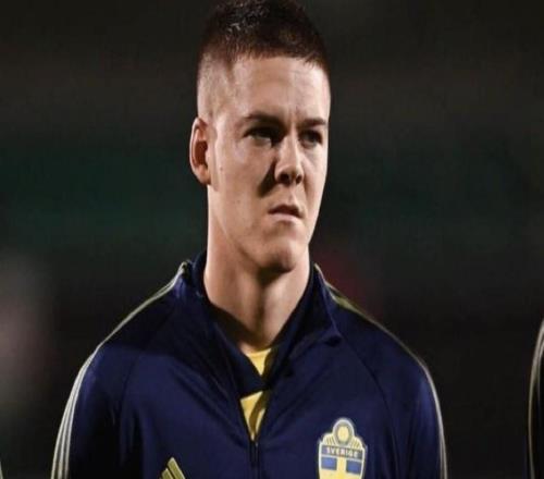 羅馬諾：迪洛倫佐受傷后那不勒斯問價霍爾姆，但尤文依然領先