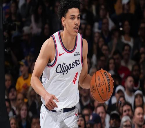 末節(jié)連拿8分！快船鋒線新秀其實是有能力承擔起更多責任的