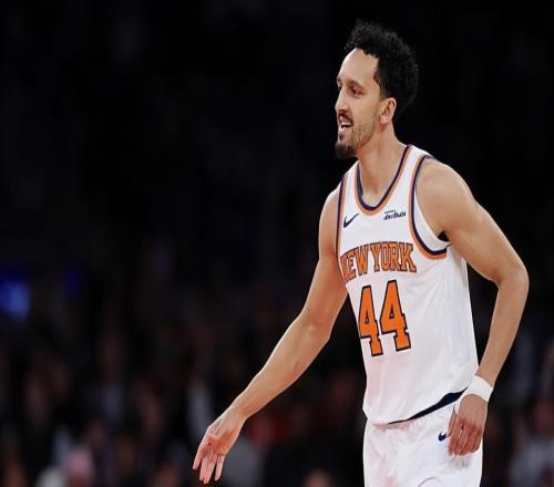 尼克斯替補后場一個人就得了23分，湖人所有替補加起來只得了23分