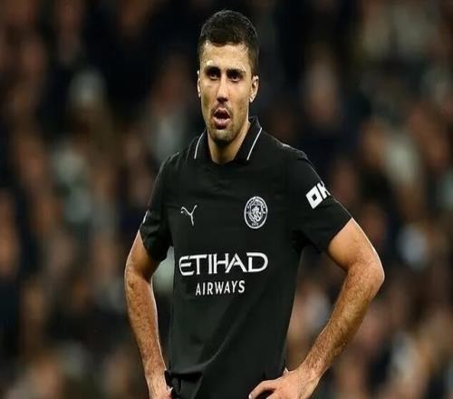 曼城遭遇争议丢球!金球先生怒了:有人不想让我们赢