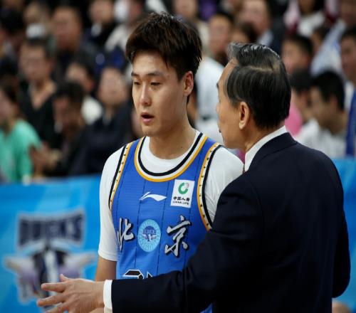 34分大勝58分慘案！一夜創(chuàng)6大紀(jì)錄，青島反超北京，廣東無(wú)緣前二