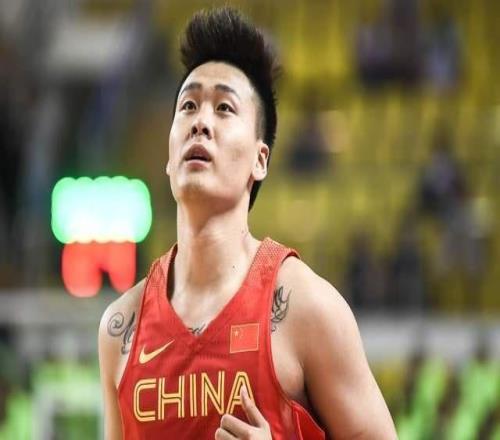 又惹麻煩！趙睿，你可是中國男籃隊長，咋啥話都敢說，讓老郭咋辦