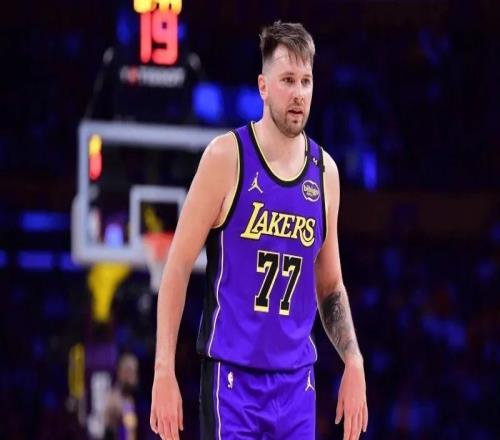 湖人慘敗尼克斯！雙核轟52分喜憂參半，艾頓無球權(quán)，防守真拉胯！