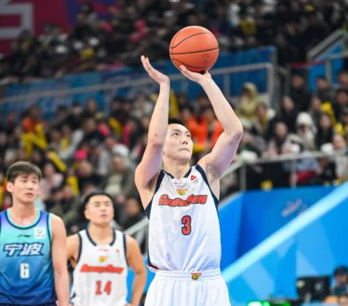 拿600萬，9投7鐵，在場輸10分！球迷：輸球從你超遠(yuǎn)三分打鐵開始